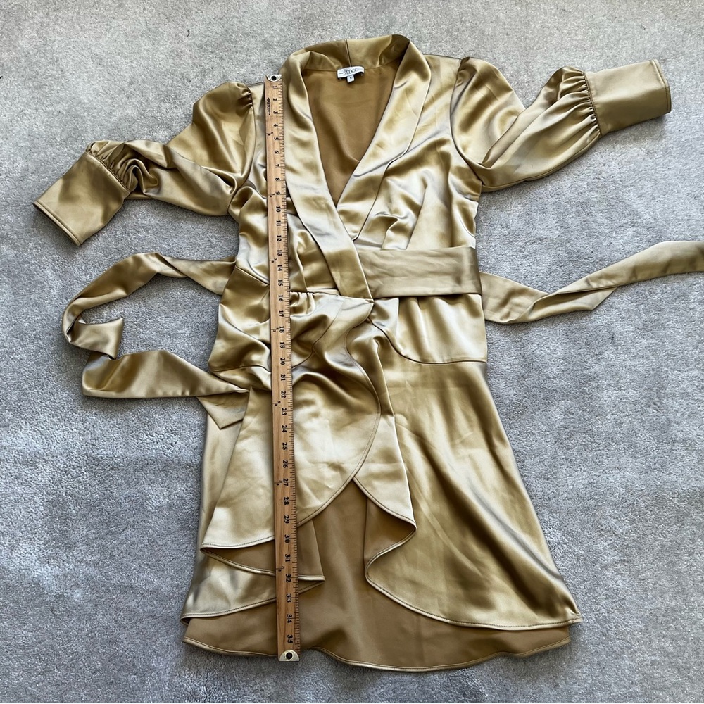 S’EDGE GOLD WRAP DRESS SIZE SMALL SOPHISTICATED MODERN CHIC EVENT PARTY - Picture 8 of 9